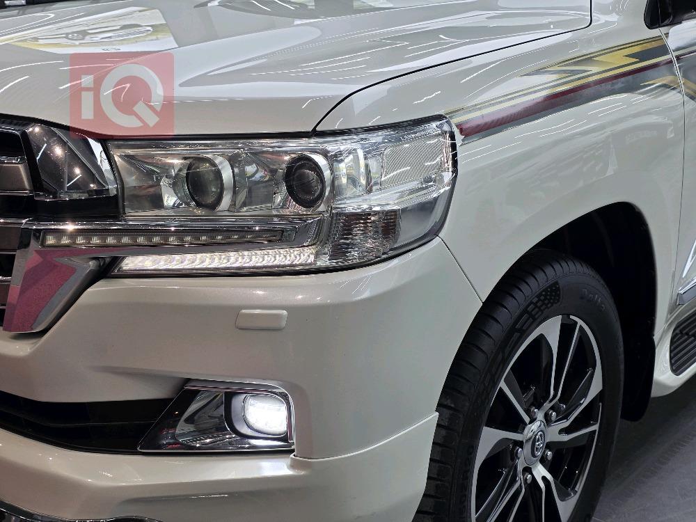 تويوتا لاندكروزر